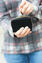 Load image into Gallery viewer, Think It Over Black Woven Vegan Accordion Zipper Cardholder