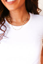 Load image into Gallery viewer, Gold Daisy Flower Enamel Necklace