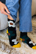 Load image into Gallery viewer, Black Floral Ankle Socks