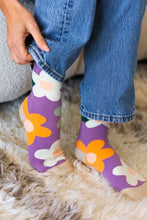 Load image into Gallery viewer, Plum Floral Print Crew Socks