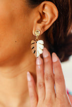Load image into Gallery viewer, Bone & Wood Tropical Leaf Drop Earrings