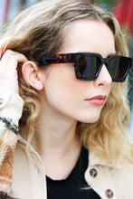 Load image into Gallery viewer, Tortoise Shell Thick Frame Rectangle Sunglasses