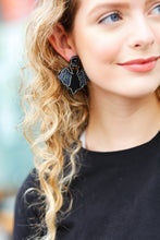 Load image into Gallery viewer, Halloween Bat Designed Beaded Earrings