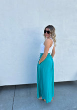 Load image into Gallery viewer, PREORDER: Johanna Linen Pants in Three Colors