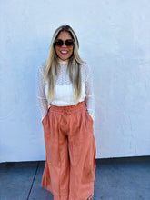 Load image into Gallery viewer, PREORDER: Johanna Linen Pants in Three Colors