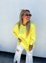 Load image into Gallery viewer, PREORDER: White Urban Distressed Crop Jeans