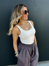 Load image into Gallery viewer, PREORDER: Johanna Linen Pants in Three Colors