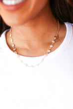Load image into Gallery viewer, Gold Daisy Flower Enamel Necklace