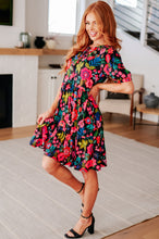 Load image into Gallery viewer, Be Someone Floral Dress
