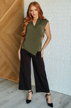 Load image into Gallery viewer, Magic Wide Leg Crop Pants in Chocolate