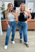 Load image into Gallery viewer, Campbell High Rise Center Seam Detail Straight Jeans