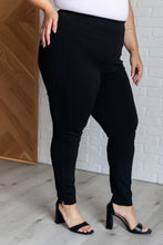 Load image into Gallery viewer, Magic Skinny 28" Pants in Black