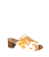 Load image into Gallery viewer, Richwood Peeptoe Tan and White Cowhide Slide