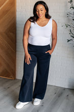 Load image into Gallery viewer, Resort Travel Wide Leg Crop Pant in Navy