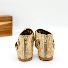 Load image into Gallery viewer, Loop D Loop Sandals in White