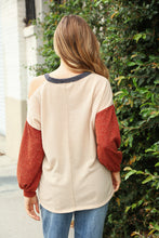 Load image into Gallery viewer, Oatmeal Two Tone Sweater Knit Cold Shoulder Top
