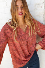 Load image into Gallery viewer, Leopard Wool dobby Bubble Sleeve Woven Top