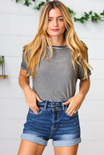 Load image into Gallery viewer, Cuffed Hem Double Button Closure Denim Shorts