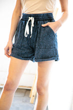 Load image into Gallery viewer, Denim Cotton Light-Wash Drawstring Cuffed Shorts