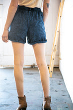 Load image into Gallery viewer, Denim Cotton Light-Wash Drawstring Cuffed Shorts