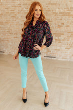 Load image into Gallery viewer, Magic Ankle Crop Skinny Pants in Aqua