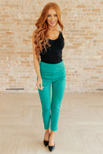 Load image into Gallery viewer, Magic Ankle Crop Skinny Pants in Kelly Green