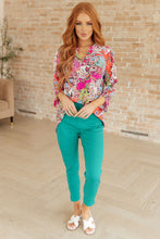 Load image into Gallery viewer, Magic Ankle Crop Skinny Pants in Kelly Green