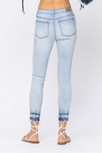 Load image into Gallery viewer, A Walk On The Beach Judy Blue Skinny Jeans