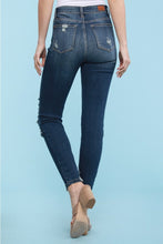 Load image into Gallery viewer, Under The Boardwalk Judy Blue Cropped Jeans