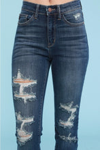 Load image into Gallery viewer, Under The Boardwalk Judy Blue Cropped Jeans