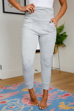 Load image into Gallery viewer, PREORDER: Haley Ruched Waist Leggings