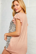 Load image into Gallery viewer, Leopard Star Print Color Block Ruffle Sleeve Top