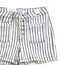 Load image into Gallery viewer, Cross The Seas Judy Blue Shorts