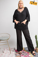 Load image into Gallery viewer, Classic & Coy Short Sleeve Sweater