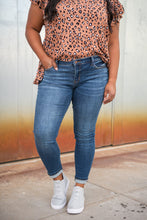 Load image into Gallery viewer, Made For You Skinny Jeans