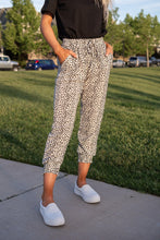 Load image into Gallery viewer, Every Day Leopard Print Joggers