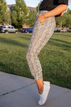 Load image into Gallery viewer, Every Day Leopard Print Joggers