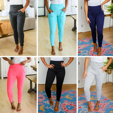 Load image into Gallery viewer, PREORDER: Haley Ruched Waist Leggings