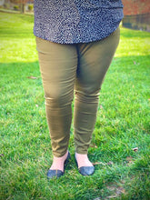 Load image into Gallery viewer, Yours Truly Olive Judy Blue Skinny Jeans