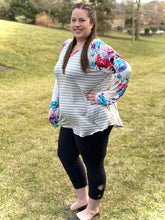 Load image into Gallery viewer, Across the Night Capri Leggings