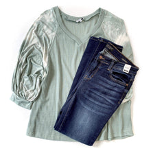 Load image into Gallery viewer, Everyday Beauty Judy Blue Jeans