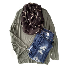 Load image into Gallery viewer, Under The Boardwalk Judy Blue Cropped Jeans