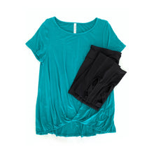 Load image into Gallery viewer, Cross the Line Leggings in Black