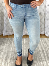 Load image into Gallery viewer, A Walk On The Beach Judy Blue Skinny Jeans