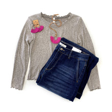 Load image into Gallery viewer, Show Your Personality Crop Top