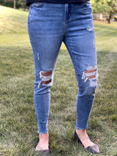 Load image into Gallery viewer, Cut Off At The Knees Judy Blue Skinny Jeans