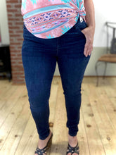 Load image into Gallery viewer, Midnight Dreams Super Dark Skinny Judy Blue Jeans