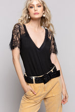 Load image into Gallery viewer, Lovely in Lace