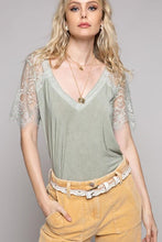 Load image into Gallery viewer, Lovely in Lace