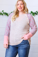 Load image into Gallery viewer, Taupe Two Tone Rib Chevron Button Raglan Top
